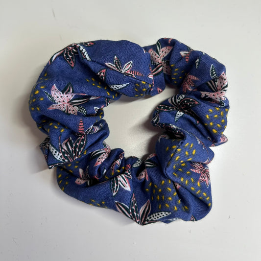 Blue Leaf Patterned Scrunchie